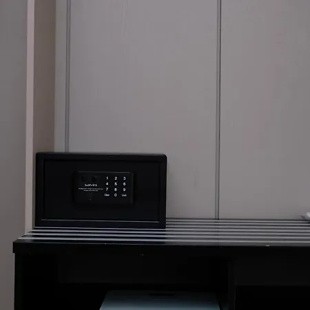 Central Inn City Apartments تيرانا