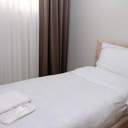 Central Inn City Apartments * تيرانا