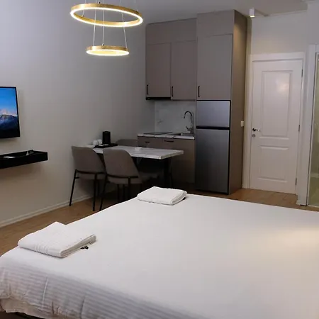 Central Inn City Apartments تيرانا