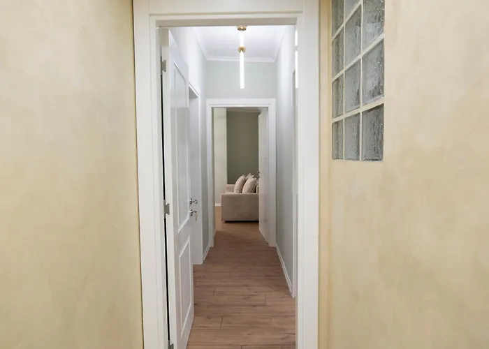 Central Inn City Apartaments Апартаменты Тирана