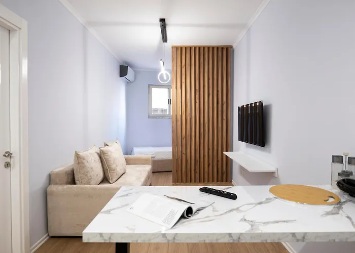 Central Inn City Apartaments * Тирана